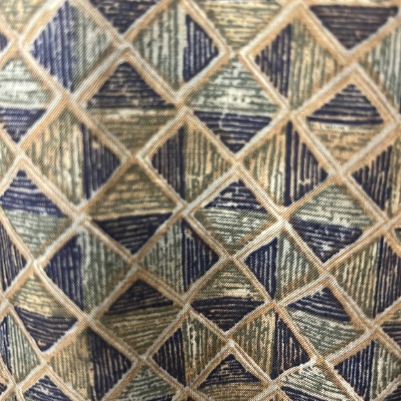 Tori Richard Short Sleeve Shirt. Gold/Blue Geometric Print. Size XL - Picture 3 of 5